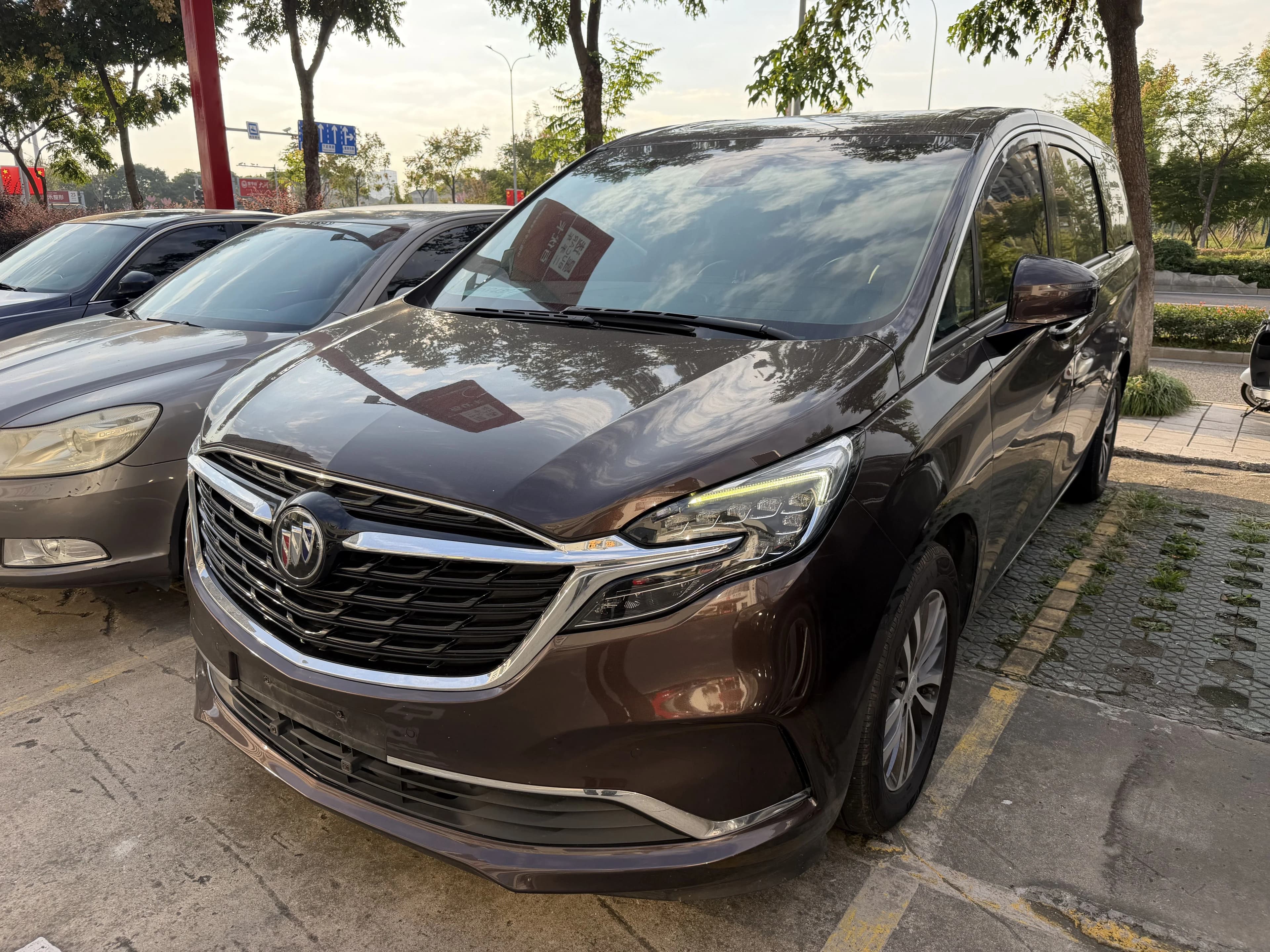 Buick GL8 2021 ESLand Master 653T Prestige