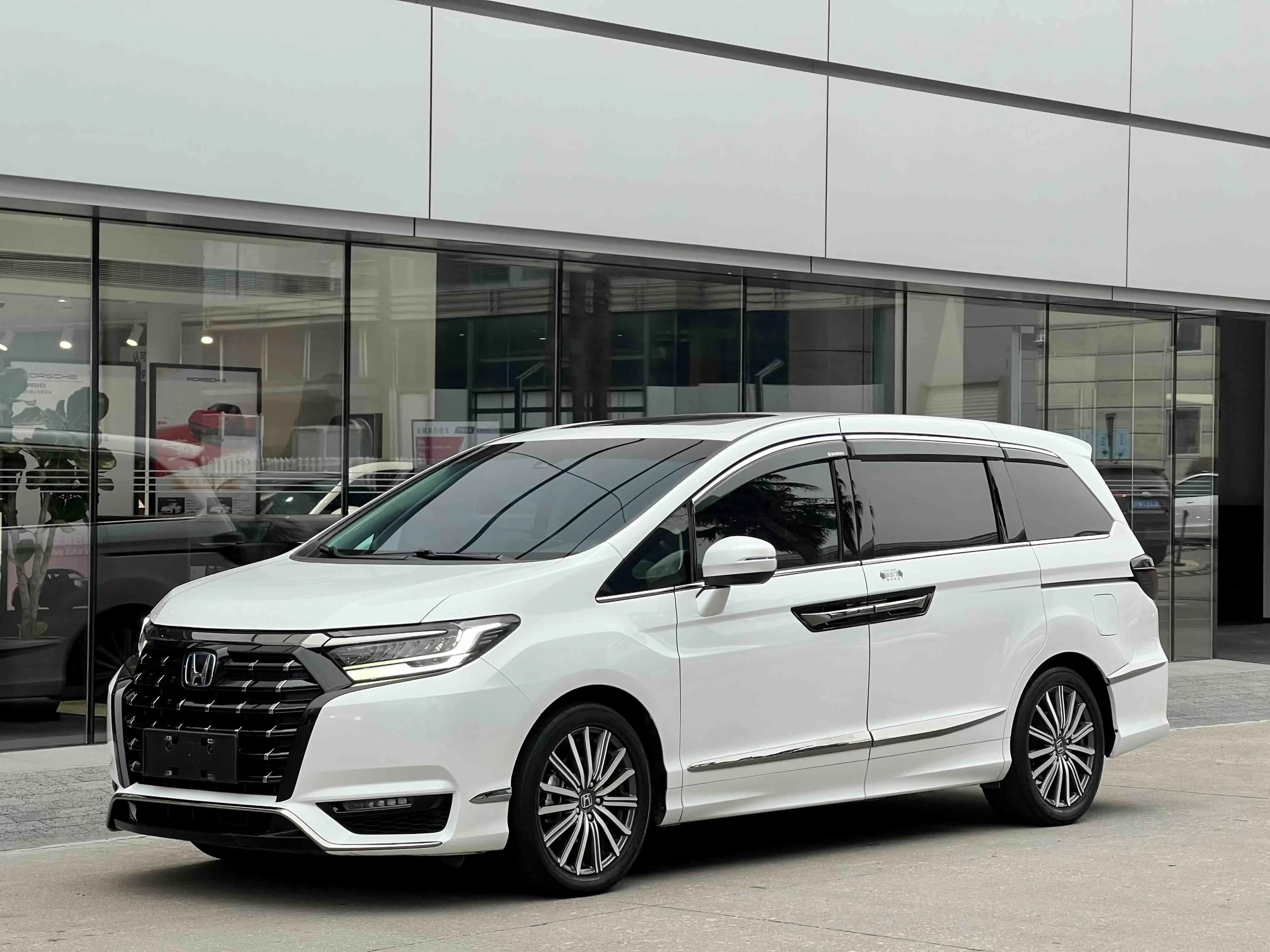 本田 艾力绅 2022款 2.0L eHEV 豪华版