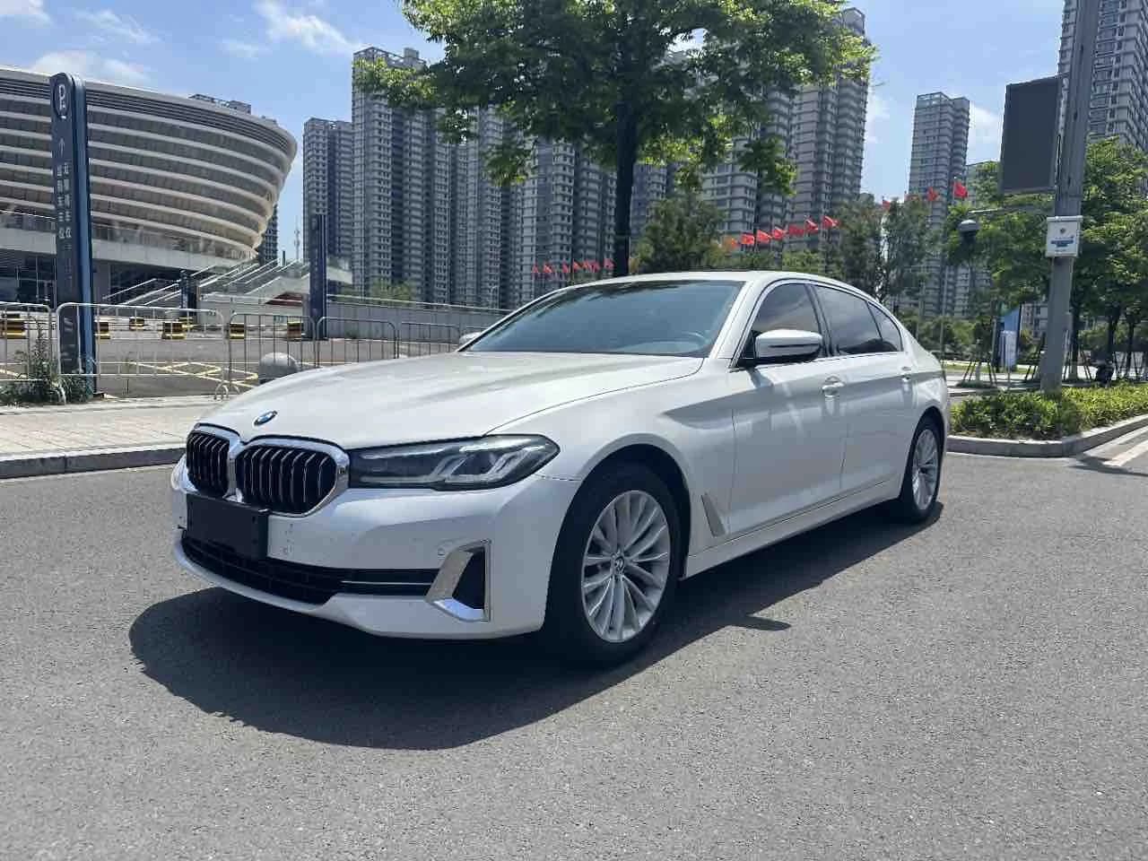 BMW 5 Series 2022 Facelift II 525Li Luxury Pack