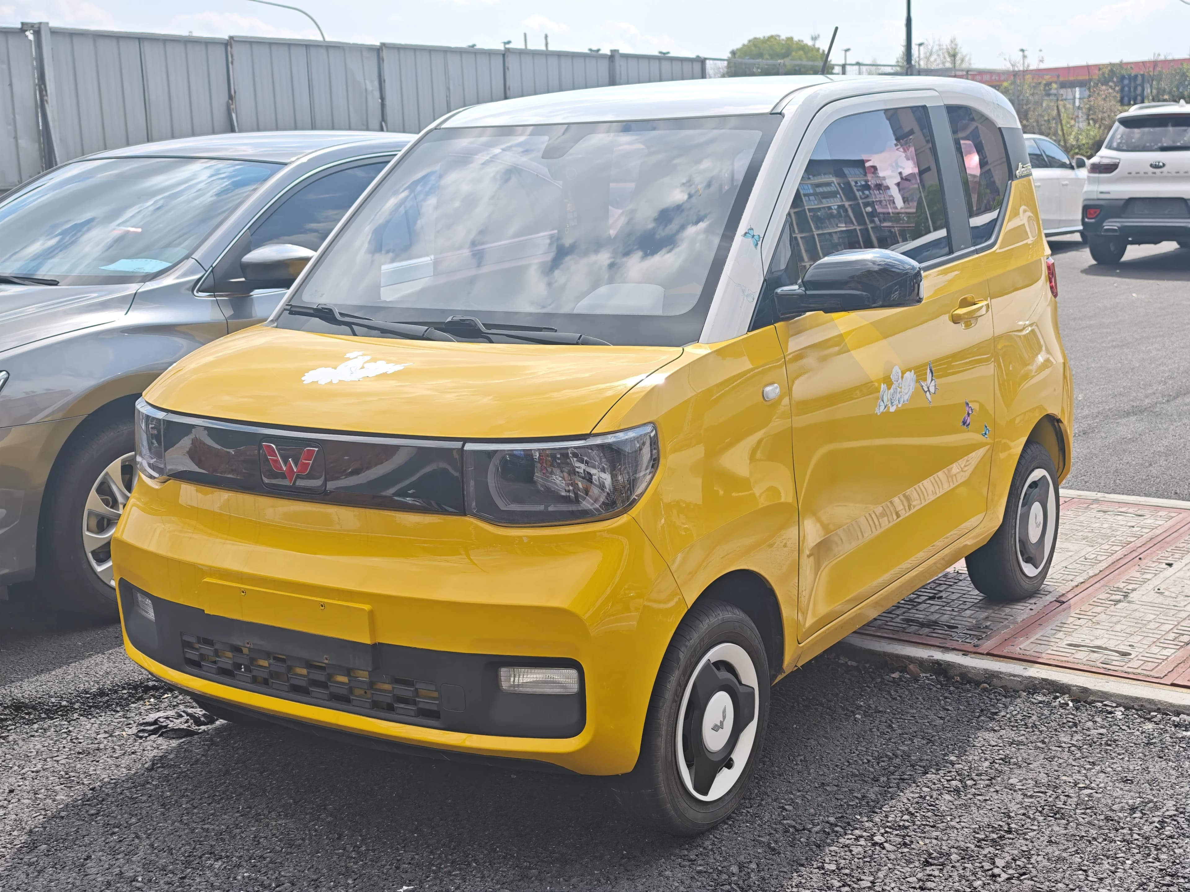 五菱汽车 宏光MINIEV 2021款 宏光MINI EV 马卡龙时尚款 磷酸铁锂