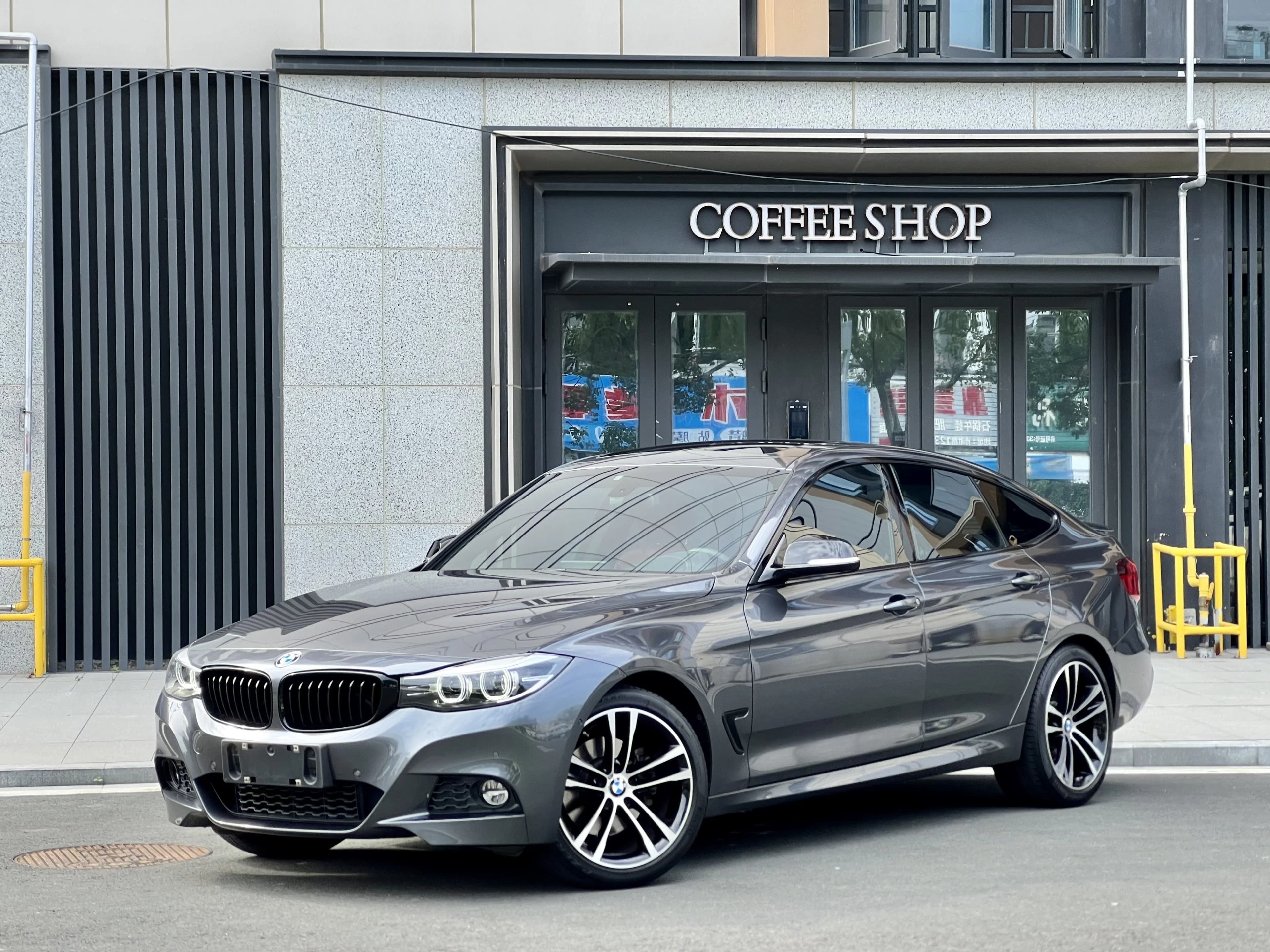 BMW 3系GT 2020 330i MSport Night