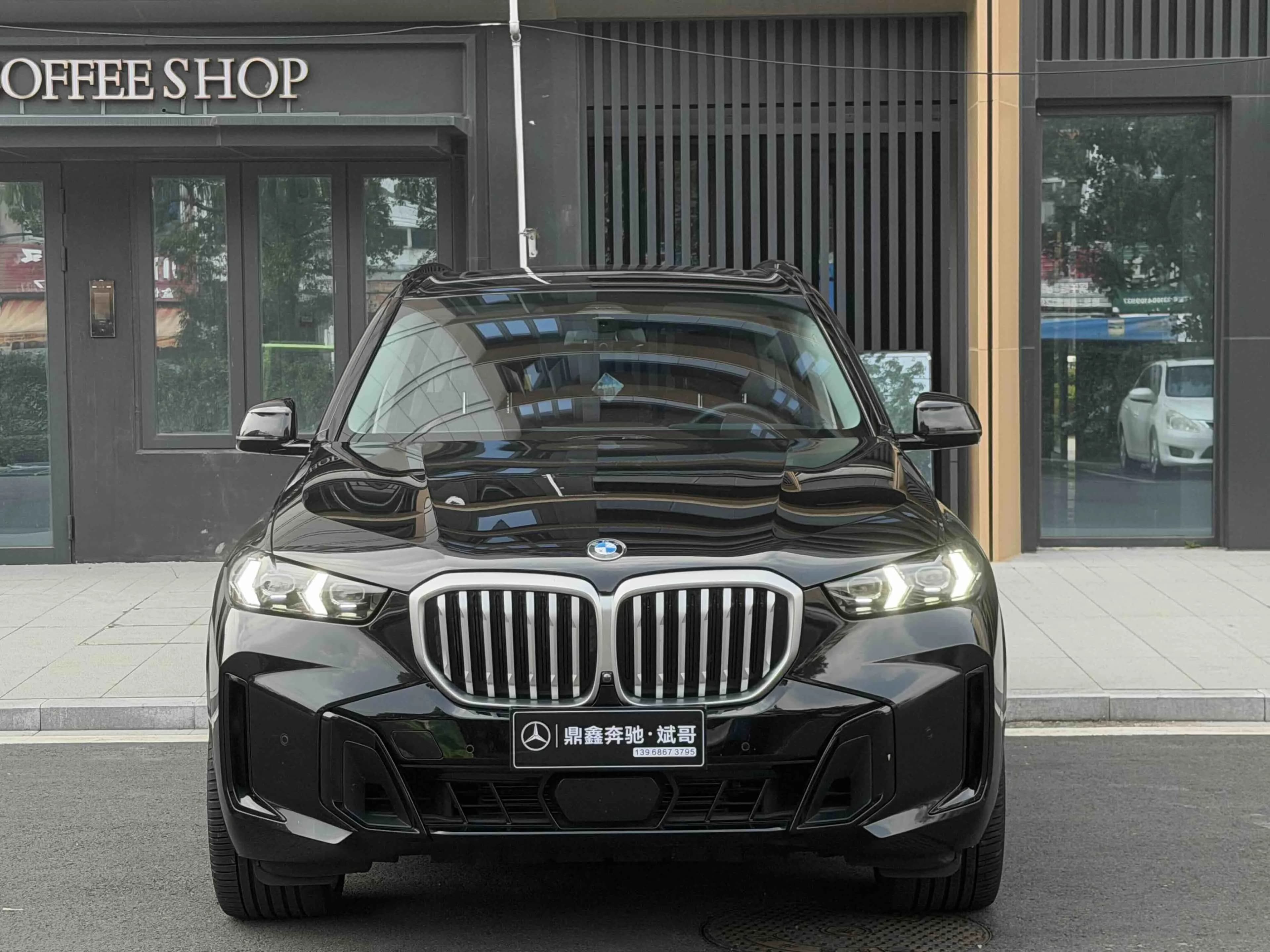 BMW X5 2025 xDrive 30Li PrestigeMM Sport Night
