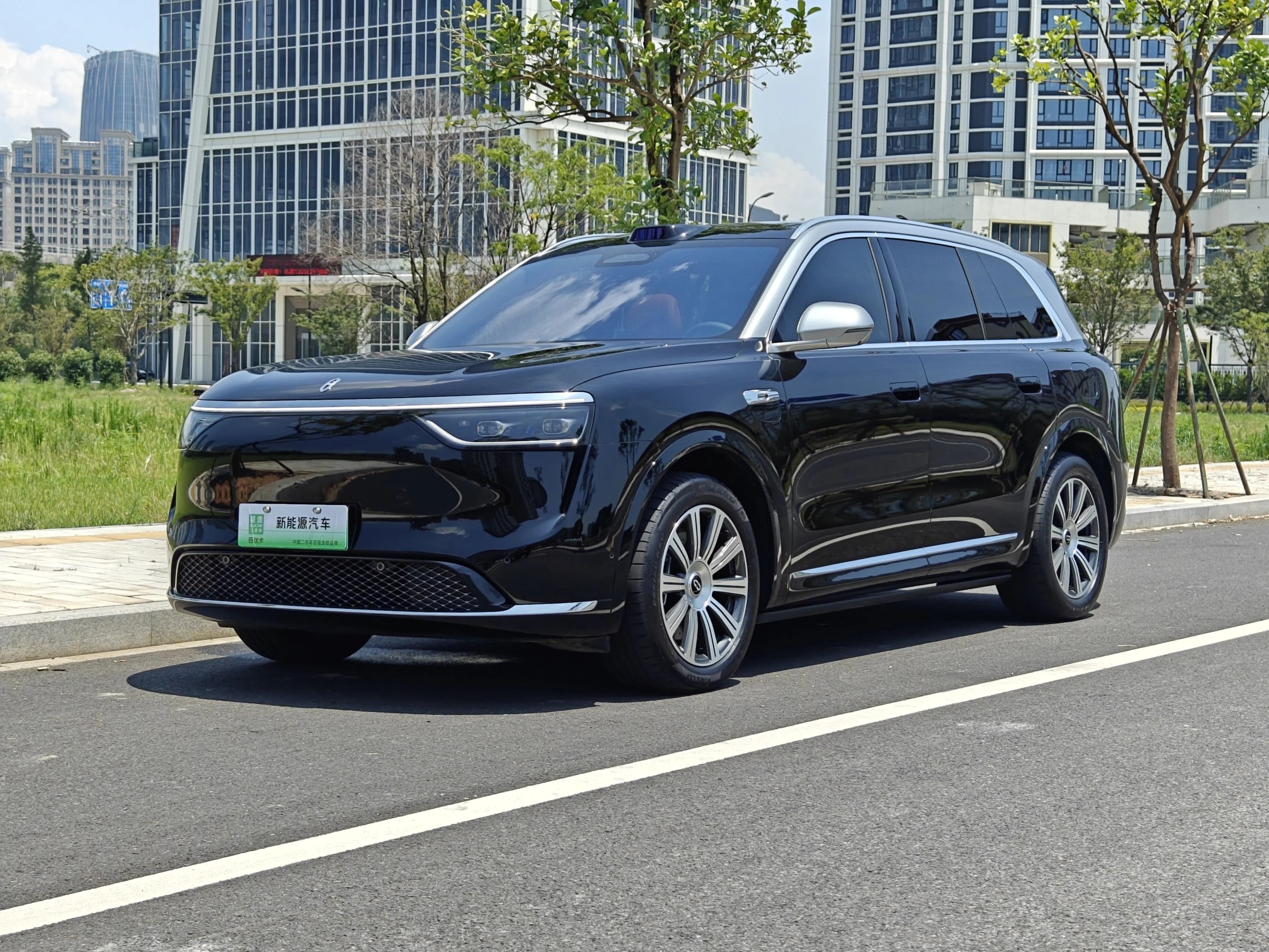 AITO M8 2025 BEV Max+ -SeatAWD Six