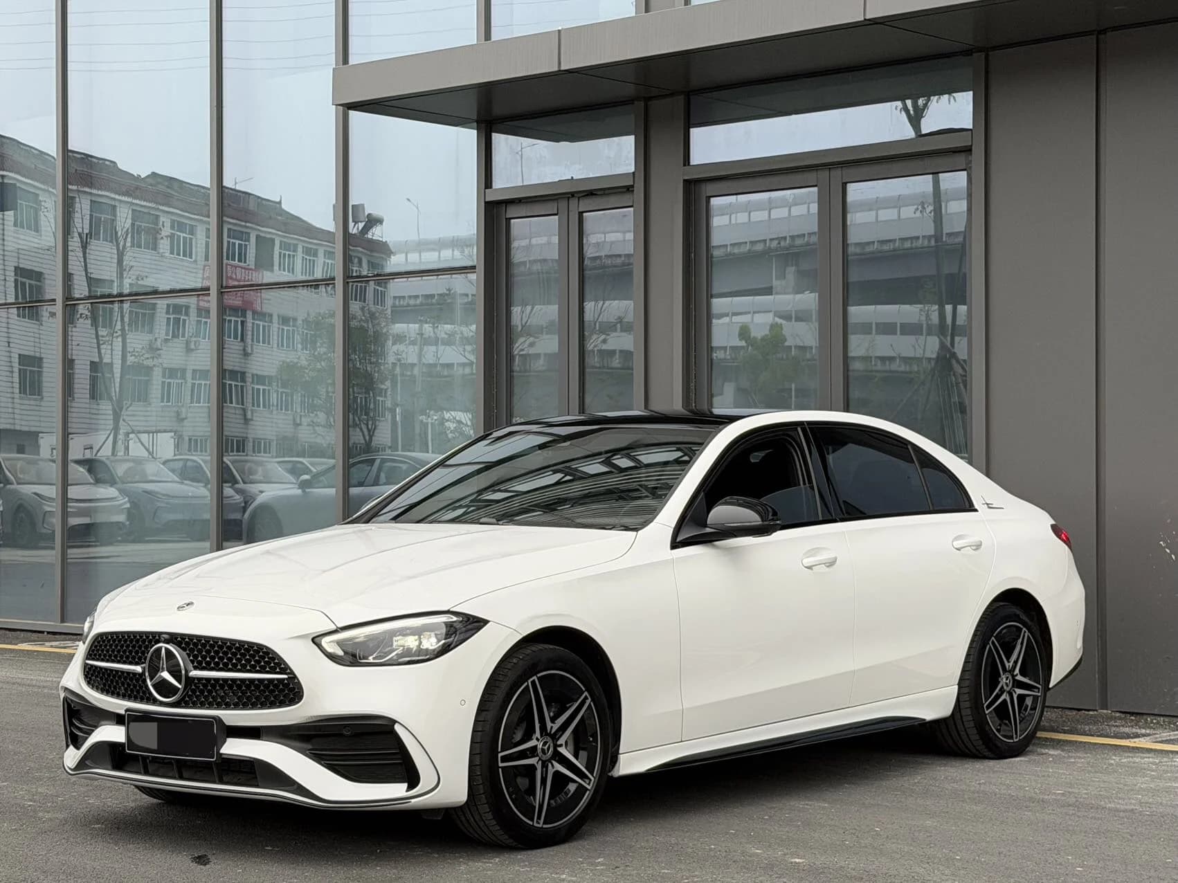 奔驰 C级 2025款 改款 C 260 L 皓夜运动版