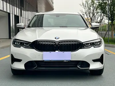 宝马 3系 2022款 改款 320i 运动套装