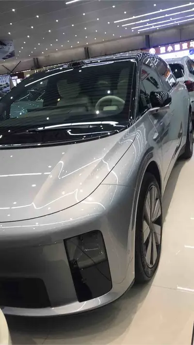 理想汽车 理想i6 2025款 四驱标准版