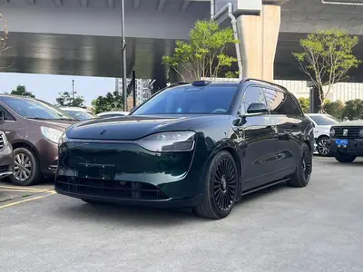 鸿蒙智行 问界M9 2024款 增程 Ultra版 52kWh 6座版