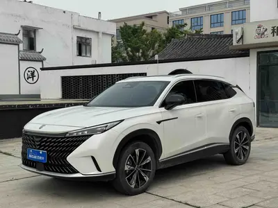 荣威 RX5 2023款 1.5T 旗舰智驾版