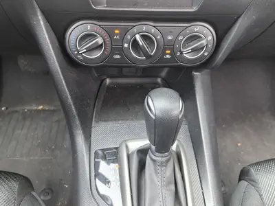 Mazda 3 2017 3 AxelaMazda3 Axela Sedan 1.5L Auto Comfort