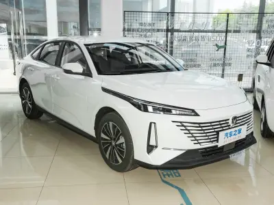 长安 逸动PHEV 2025款 智慧新蓝鲸 145KM 高能版