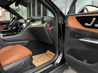 Mercedes-Benz GLC 2023 -Class GLC 260 L 4MATIC Sport 5-Seat